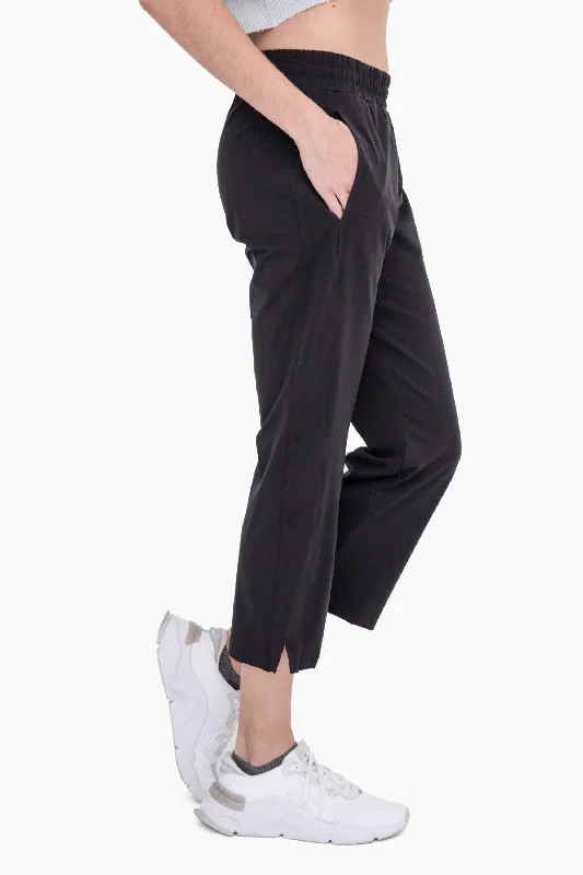 Black Capri Active Pant | Boutique Elise | Allie