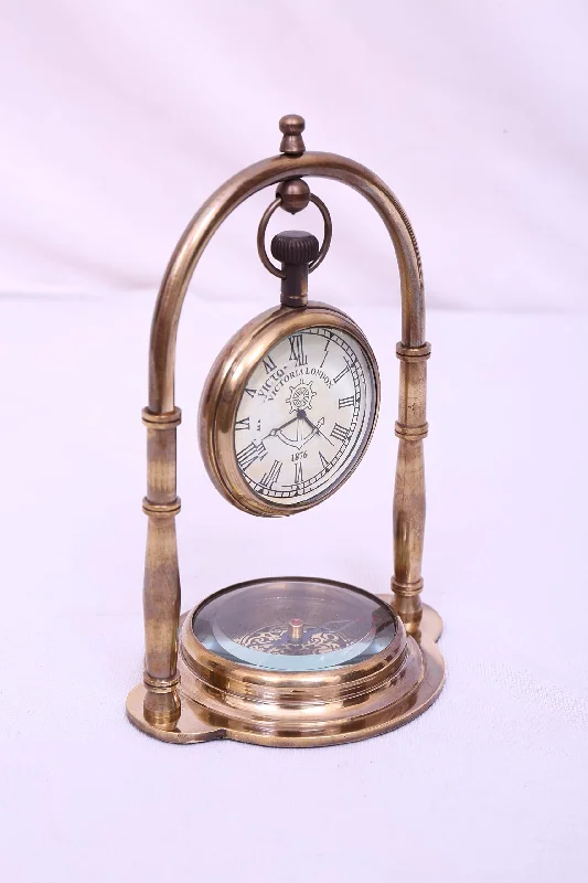 Urban Lots Metal Desk with Maritime Vintage Brass Compass Antique Victoria London Nautical Brass Antique Table Clock