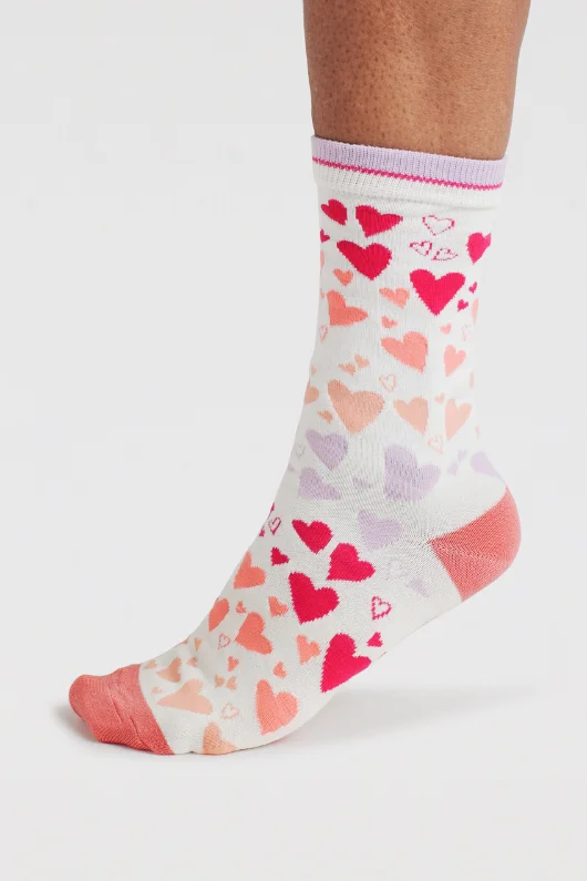 Eva Heart Scatter Socks