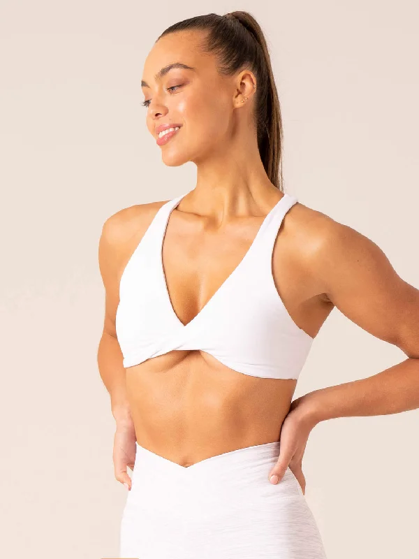 Momentum Twist Sports Bra | White